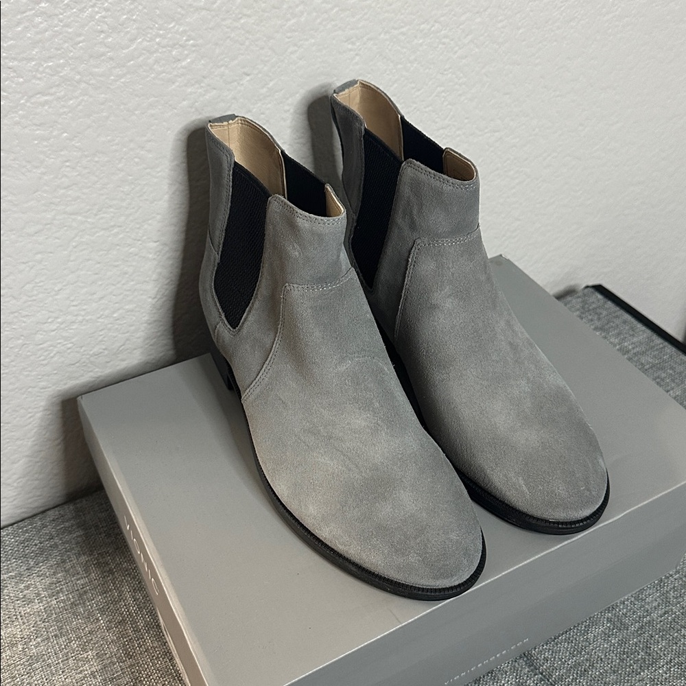 Vionic Light Gray/Charcoal Water Repellent Suede Chelsea Boots - Picture 3 of 7